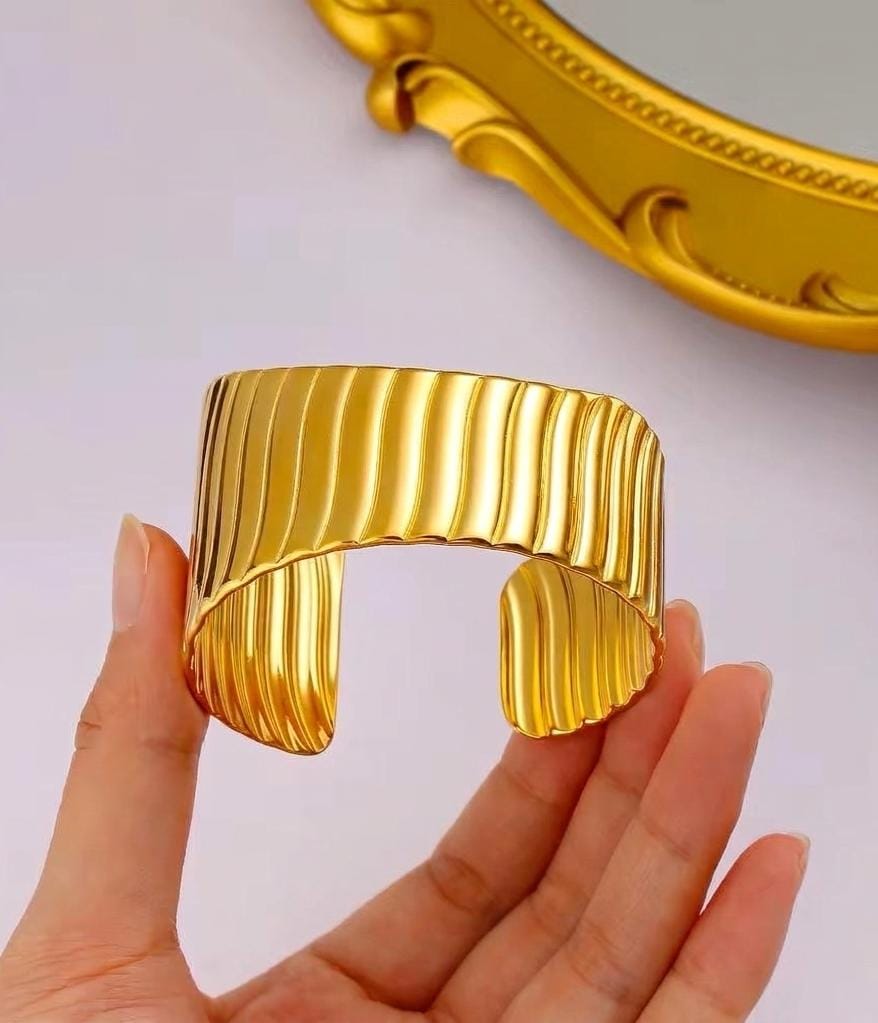 Premium Quality Stainless Steel Statement Handcuff