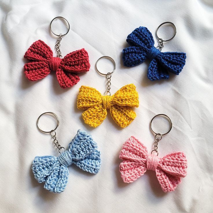 Custom crochet bow keychains(customized order available)