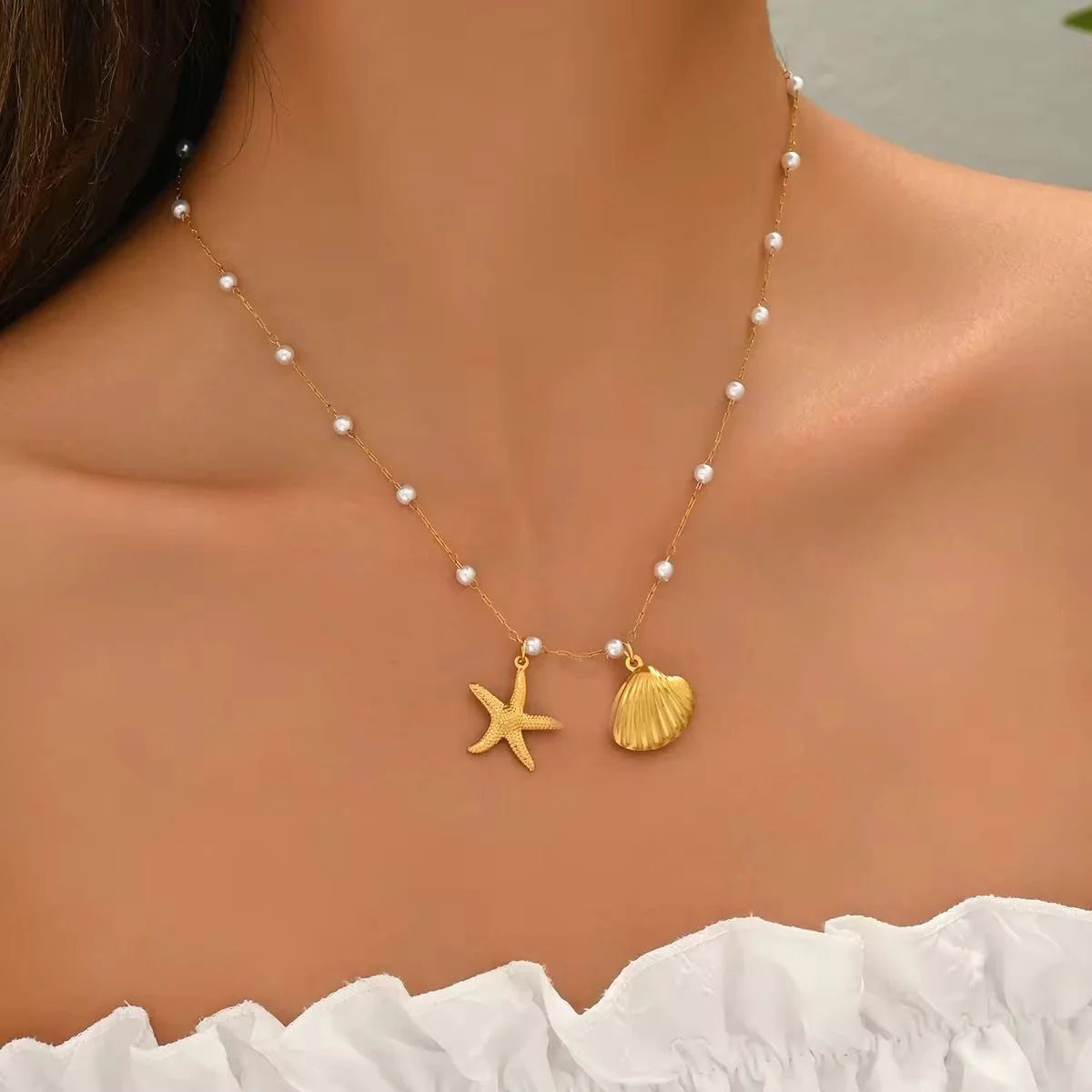 Elegant pearl and seashell trendy stainless steel necklace